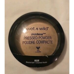 NEW & SEALED! Wet N Wild Photofocus PRESSED POWDER #822E Neutral Buff